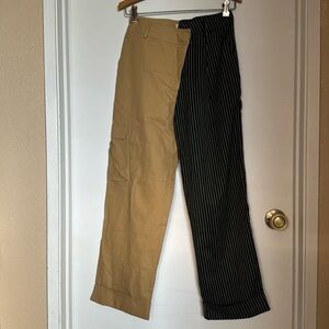 Cargo pants in block color.